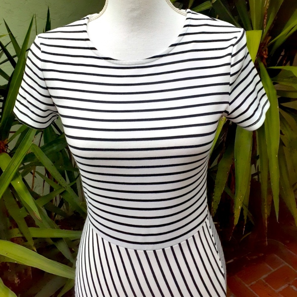 Zara Short Sleeve Midi Dress